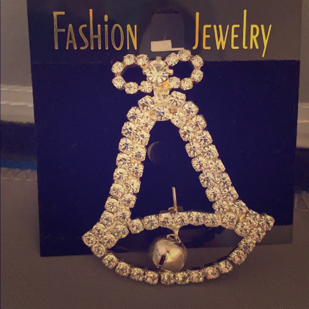 Fashion jewelry brooch